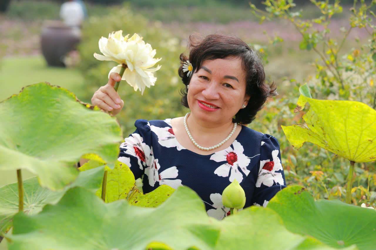 Bà Trần Hồng Linh